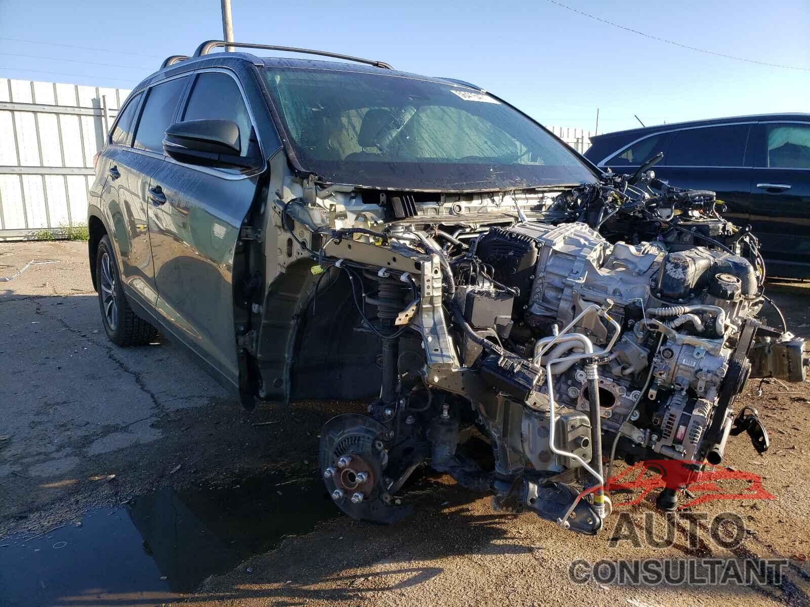 TOYOTA HIGHLANDER 2019 - 5TDJZRFH3KS951448