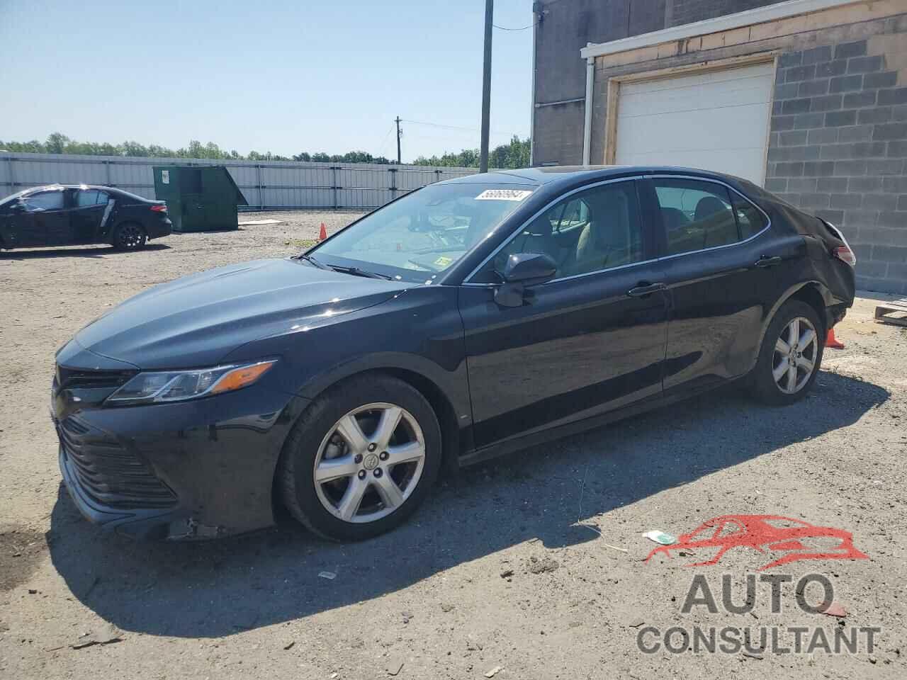 TOYOTA CAMRY 2018 - 4T1B11HK8JU015501