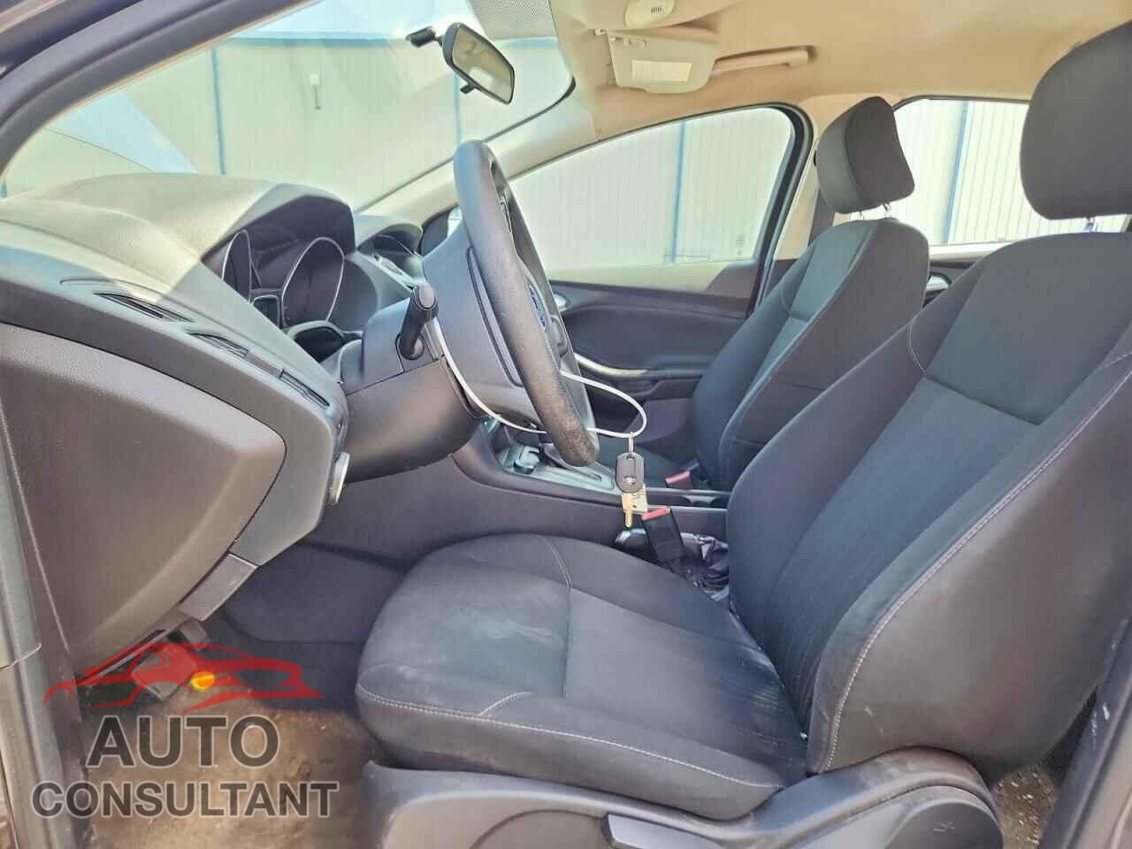 FORD FOCUS 2017 - 1FADP3K21HL346555
