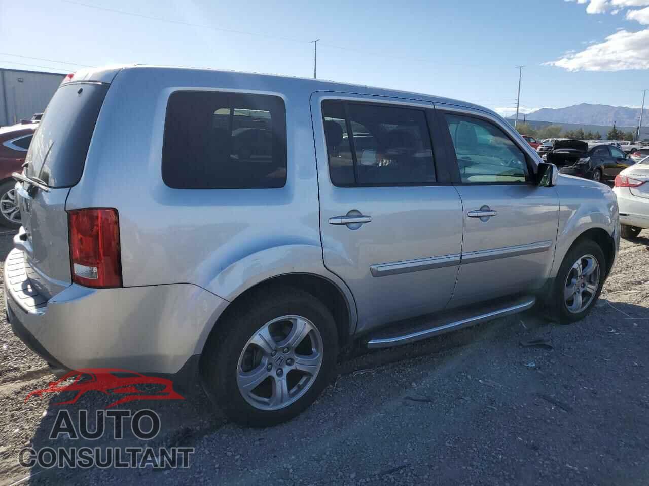 HONDA PILOT 2013 - 5FNYF3H56DB014012
