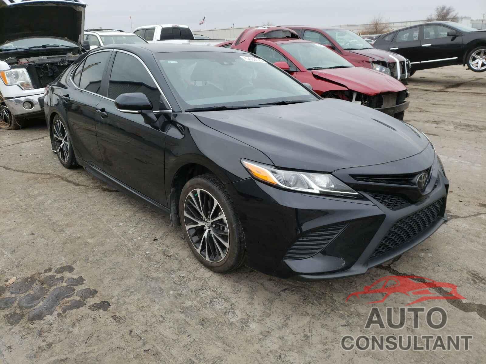 TOYOTA CAMRY 2018 - 4T1B11HK7JU594402