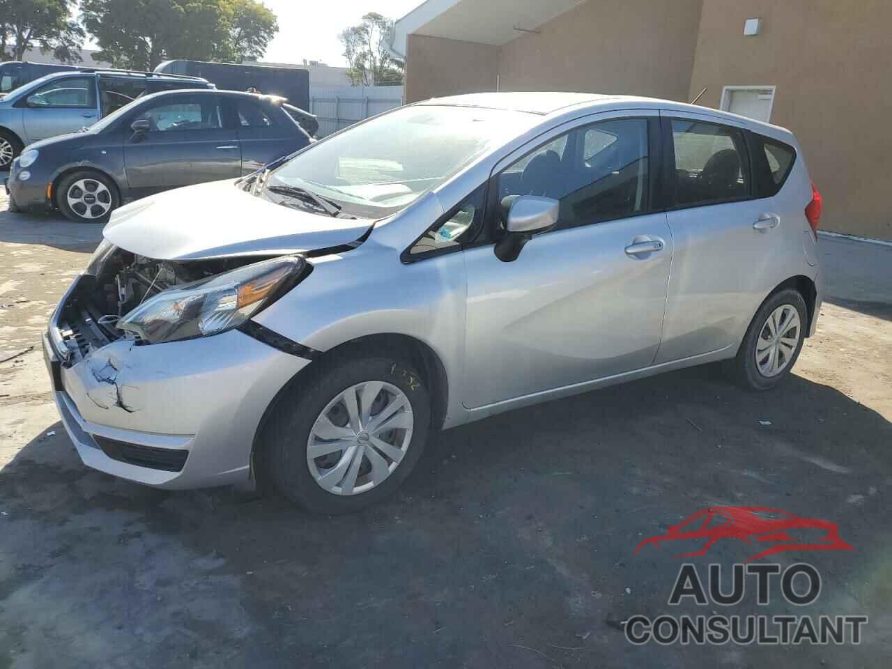 NISSAN VERSA 2018 - 3N1CE2CP6JL370024