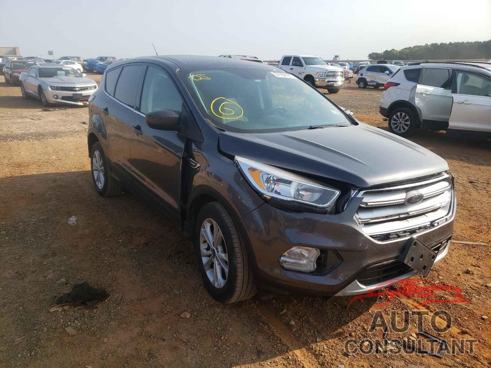 FORD ESCAPE 2017 - 1FMCU0GDXHUC49111