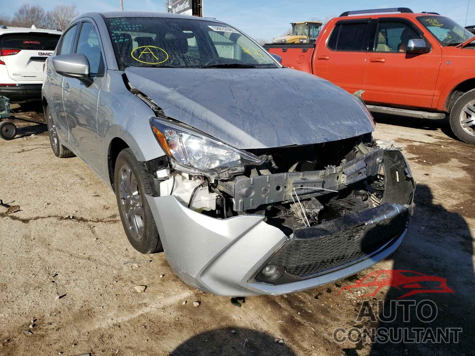 TOYOTA YARIS 2019 - 3MYDLBYV1KY519833