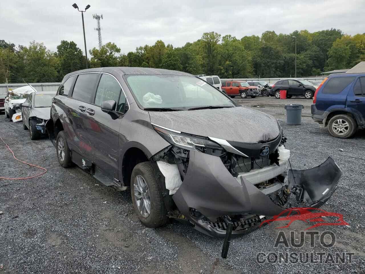 TOYOTA SIENNA 2022 - 5TDKRKEC4NS099035