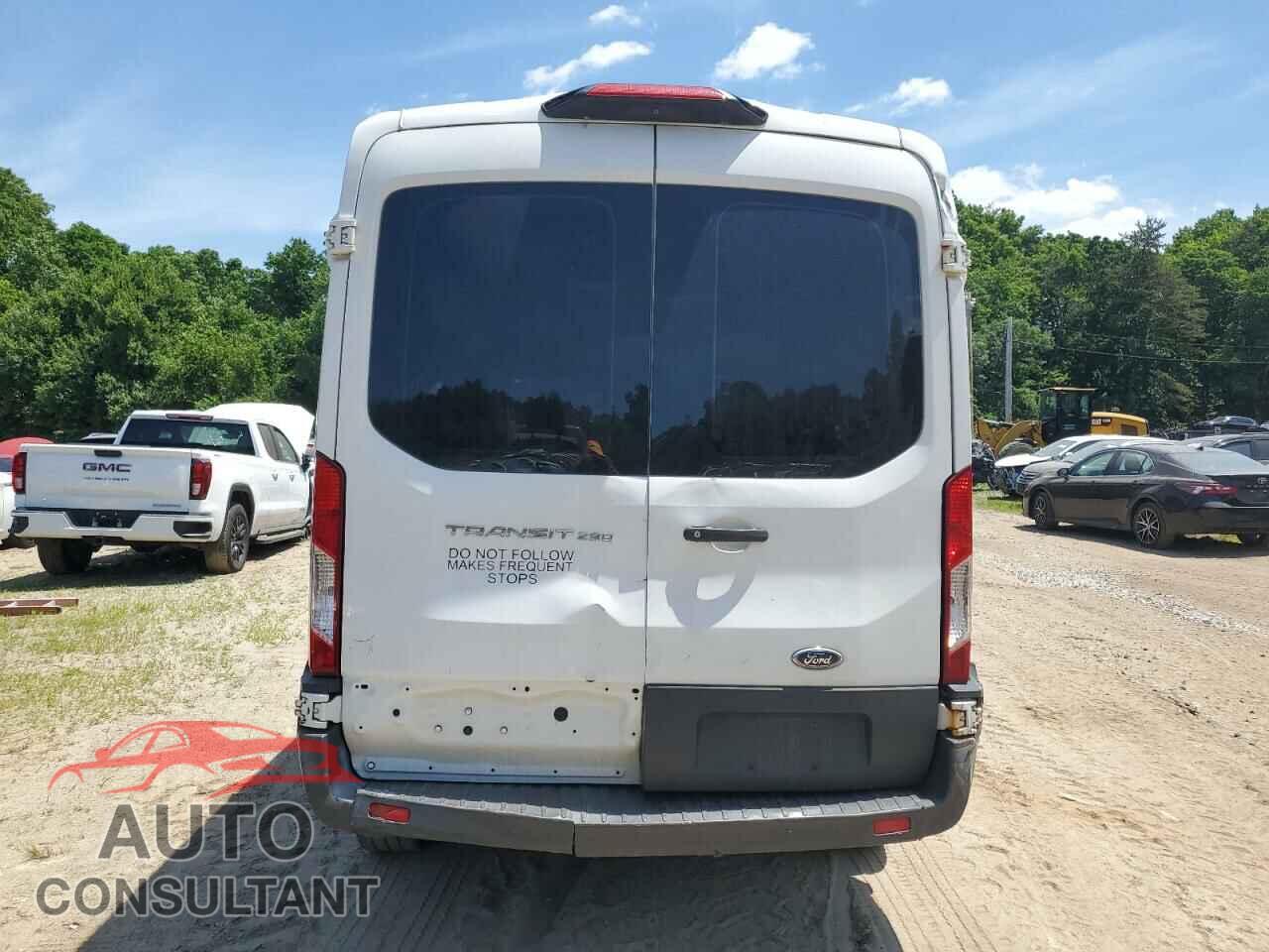 FORD TRANSIT 2018 - 1FTYR1CM7JKA04842