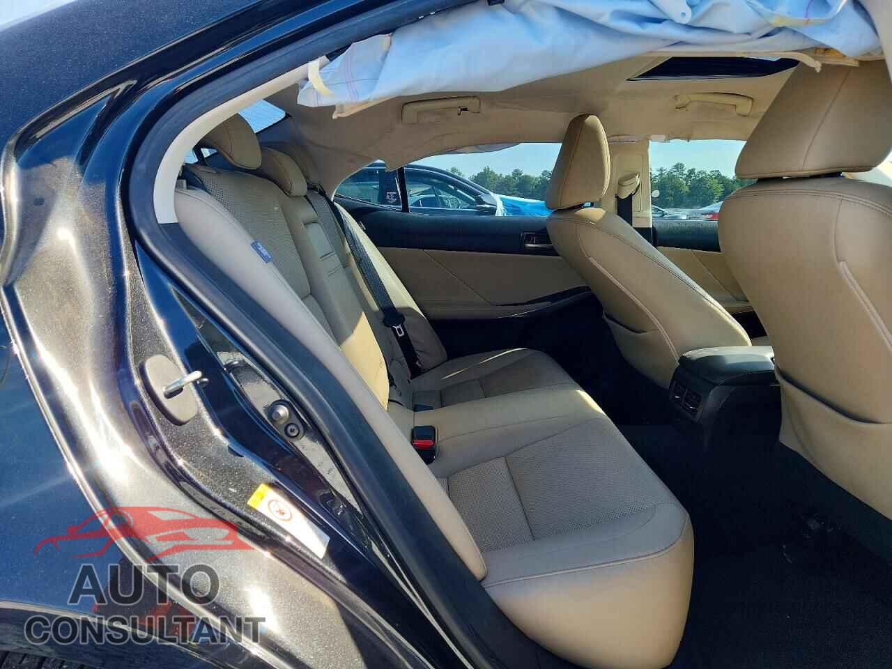 LEXUS IS 2018 - JTHBA1D23J5072742