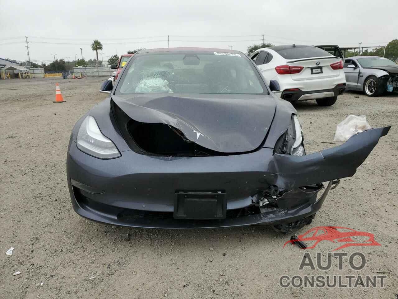 TESLA MODEL 3 2018 - 5YJ3E1EA0JF158217
