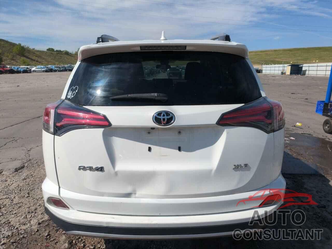 TOYOTA RAV4 2018 - JTMWFREV3JJ729915