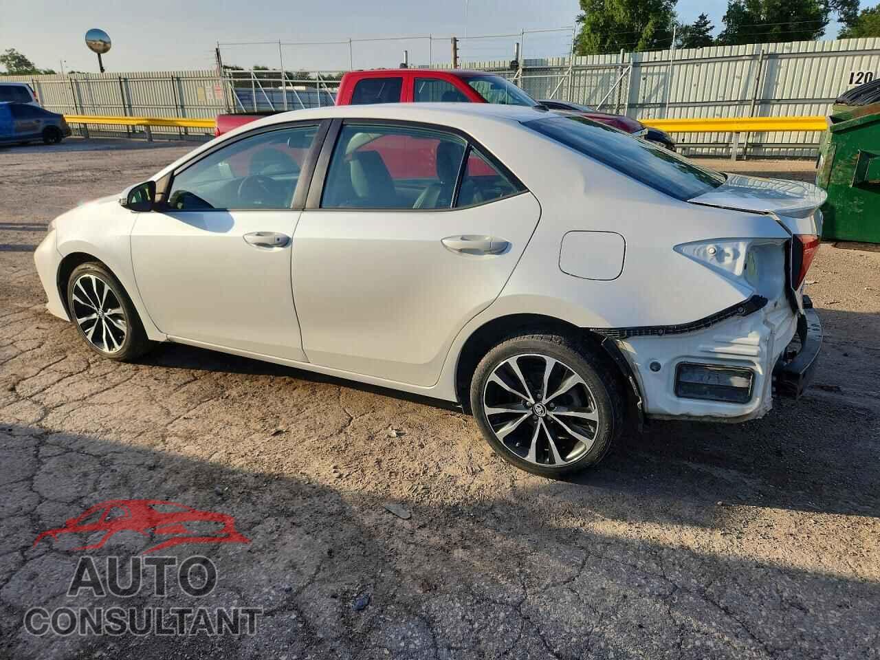 TOYOTA COROLLA 2018 - 5YFBURHEXJP821373