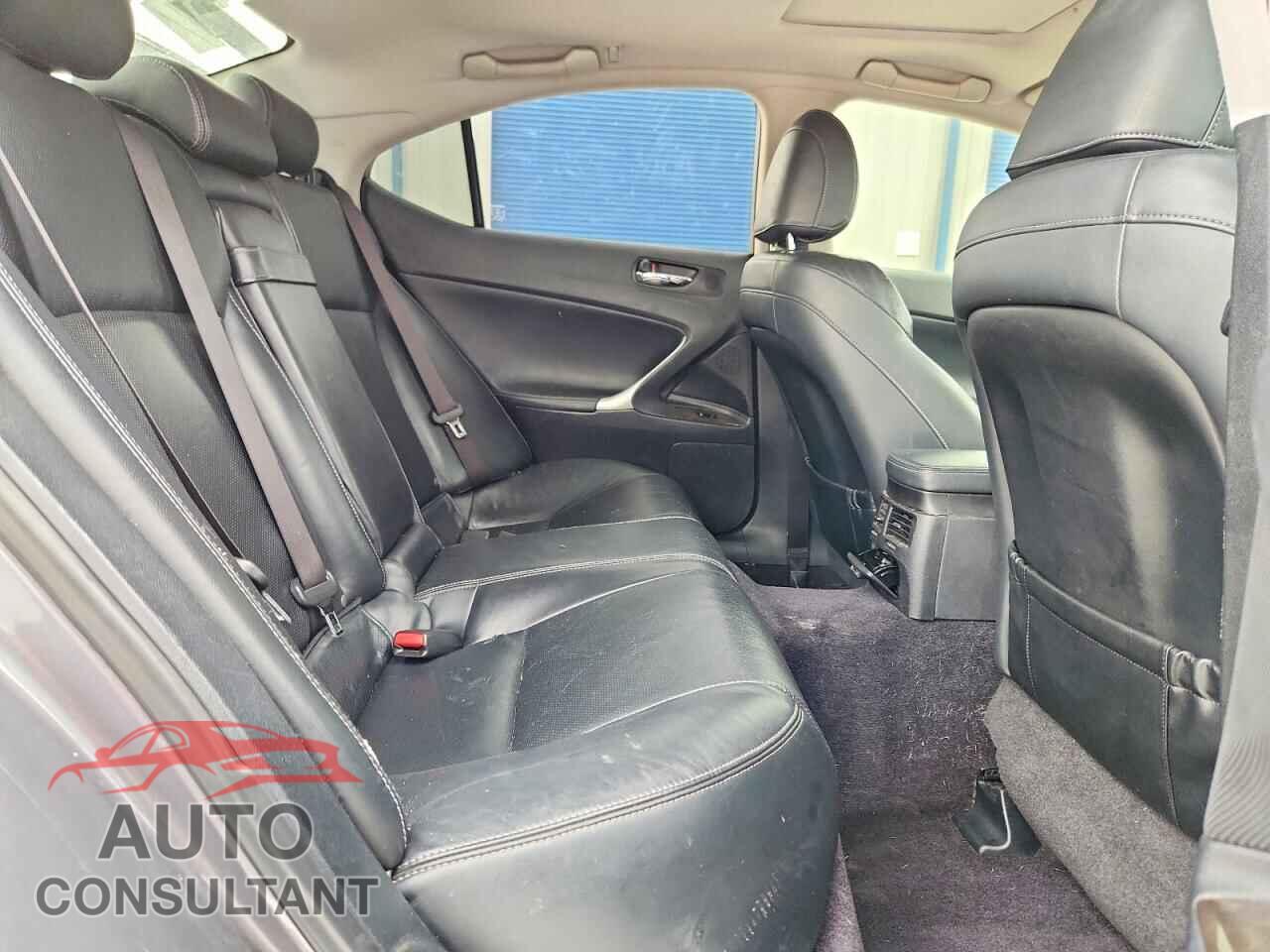LEXUS IS 2012 - JTHBF5C21C5157401