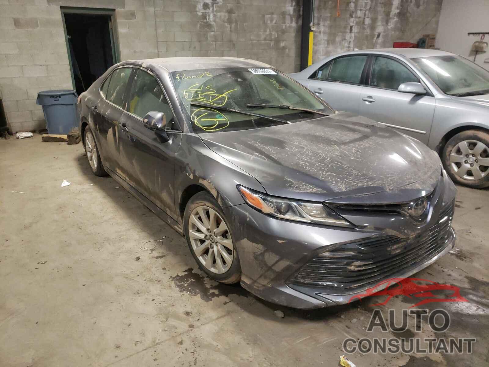 TOYOTA CAMRY 2018 - 4T1B11HK9JU620885