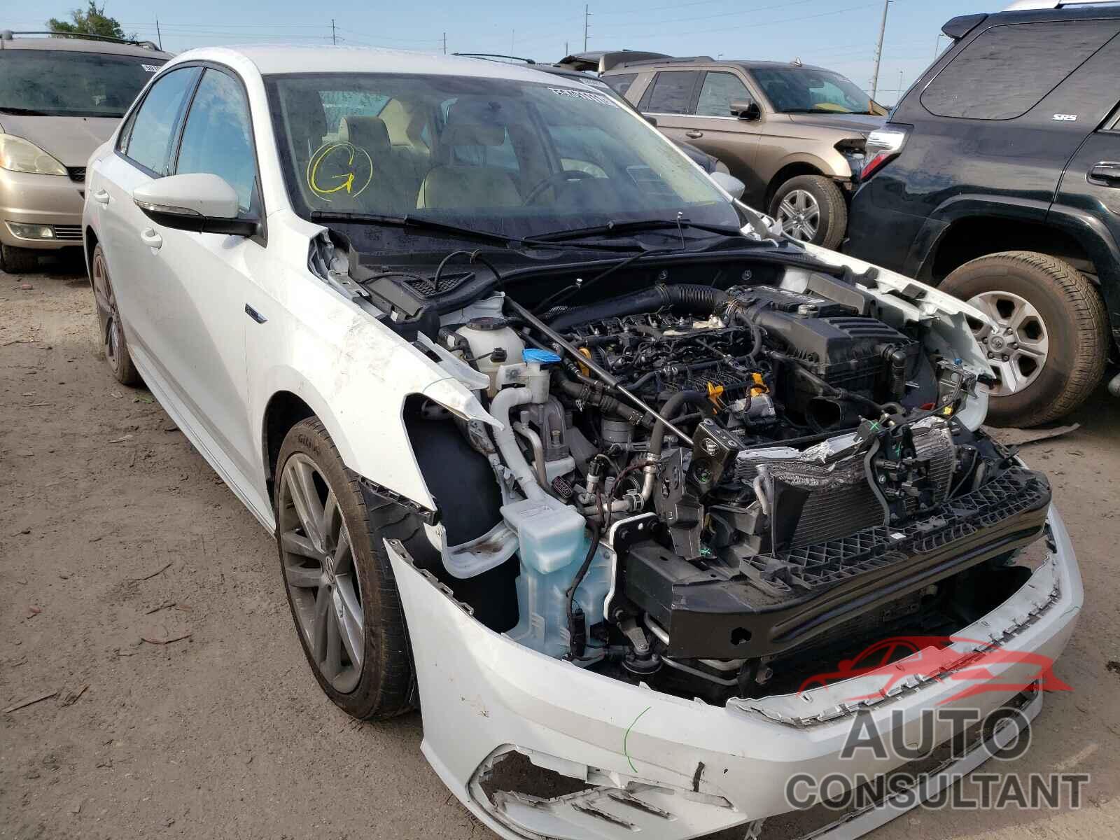 VOLKSWAGEN PASSAT 2018 - 1VWAA7A32JC014031