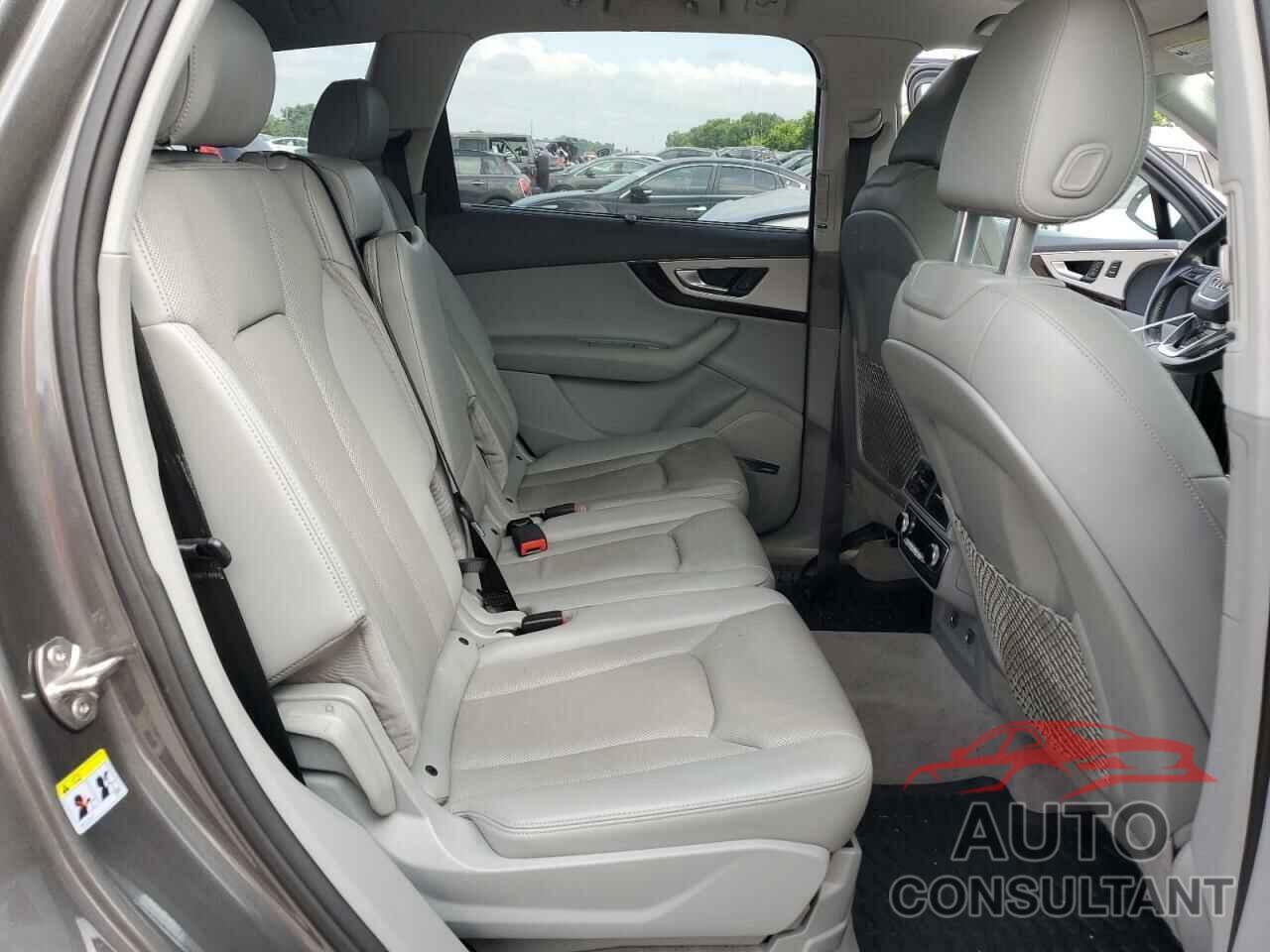 AUDI Q7 2019 - WA1LHAF79KD037702