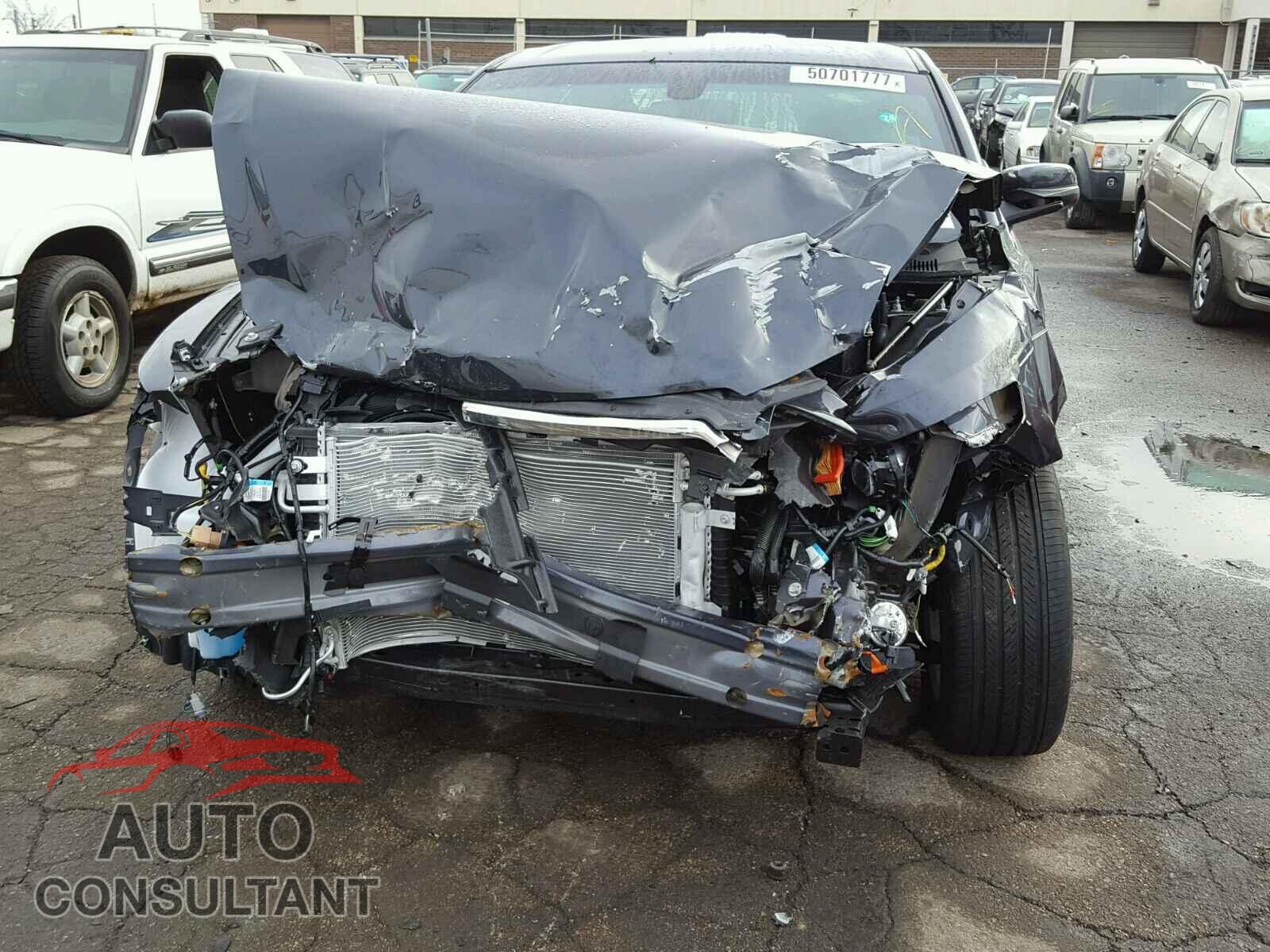 FORD TAURUS 2017 - 1FAHP2E84HG118280