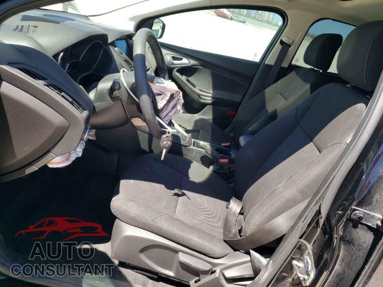 FORD FOCUS 2017 - 1FADP3M22HL332886