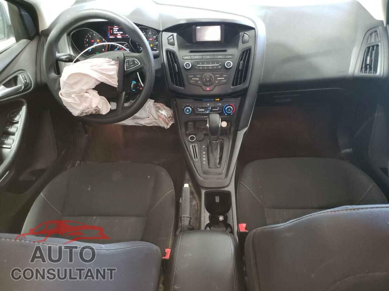 FORD FOCUS 2017 - 1FADP3F27HL334484