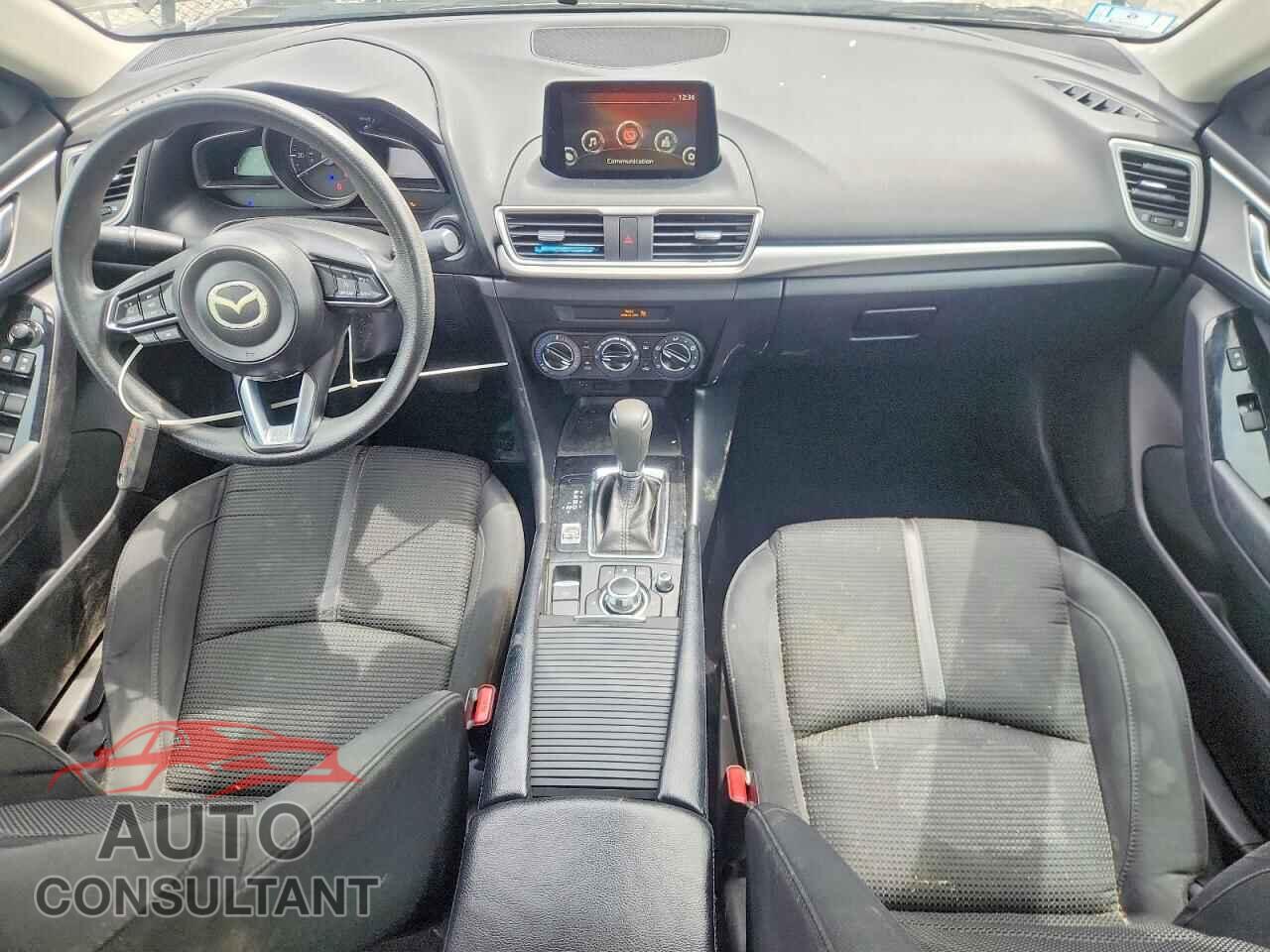 MAZDA 3 2018 - 3MZBN1U79JM161398