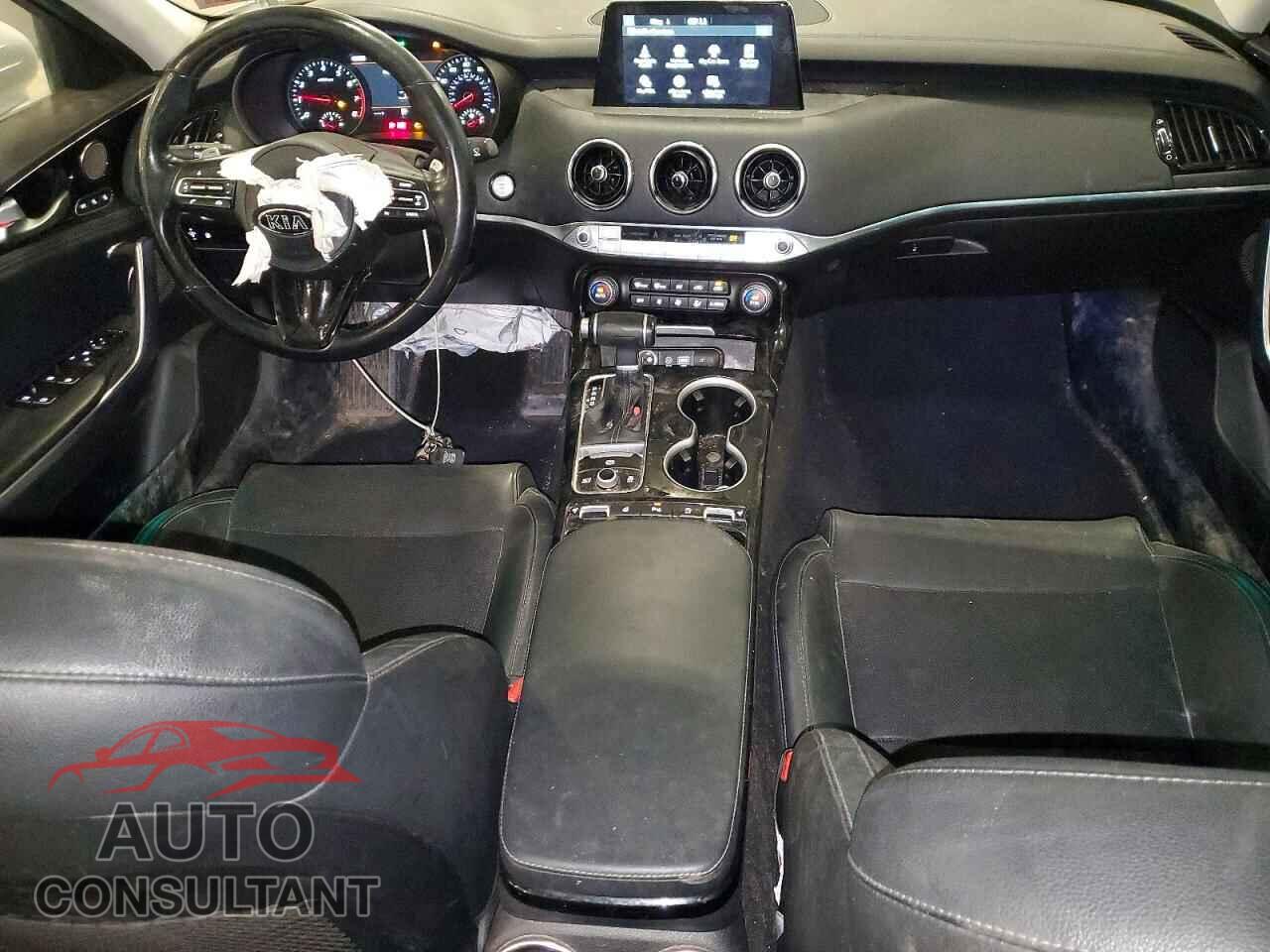 KIA STINGER 2018 - KNAE25LA6J6025577