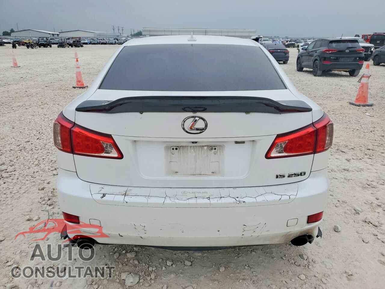 LEXUS IS 2011 - JTHBF5C24B5135083