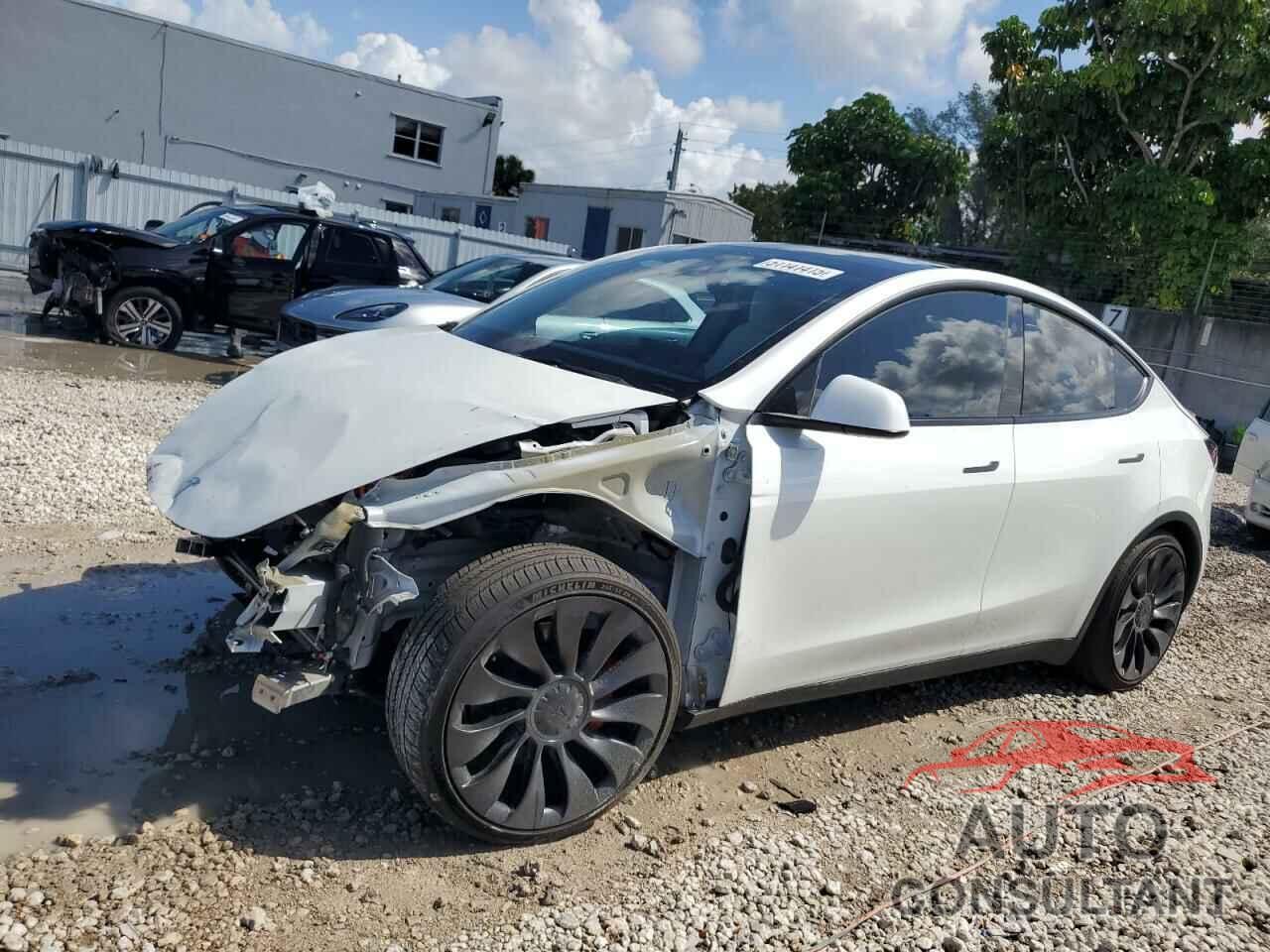 TESLA MODEL Y 2023 - 7SAYGDEF0PF832570