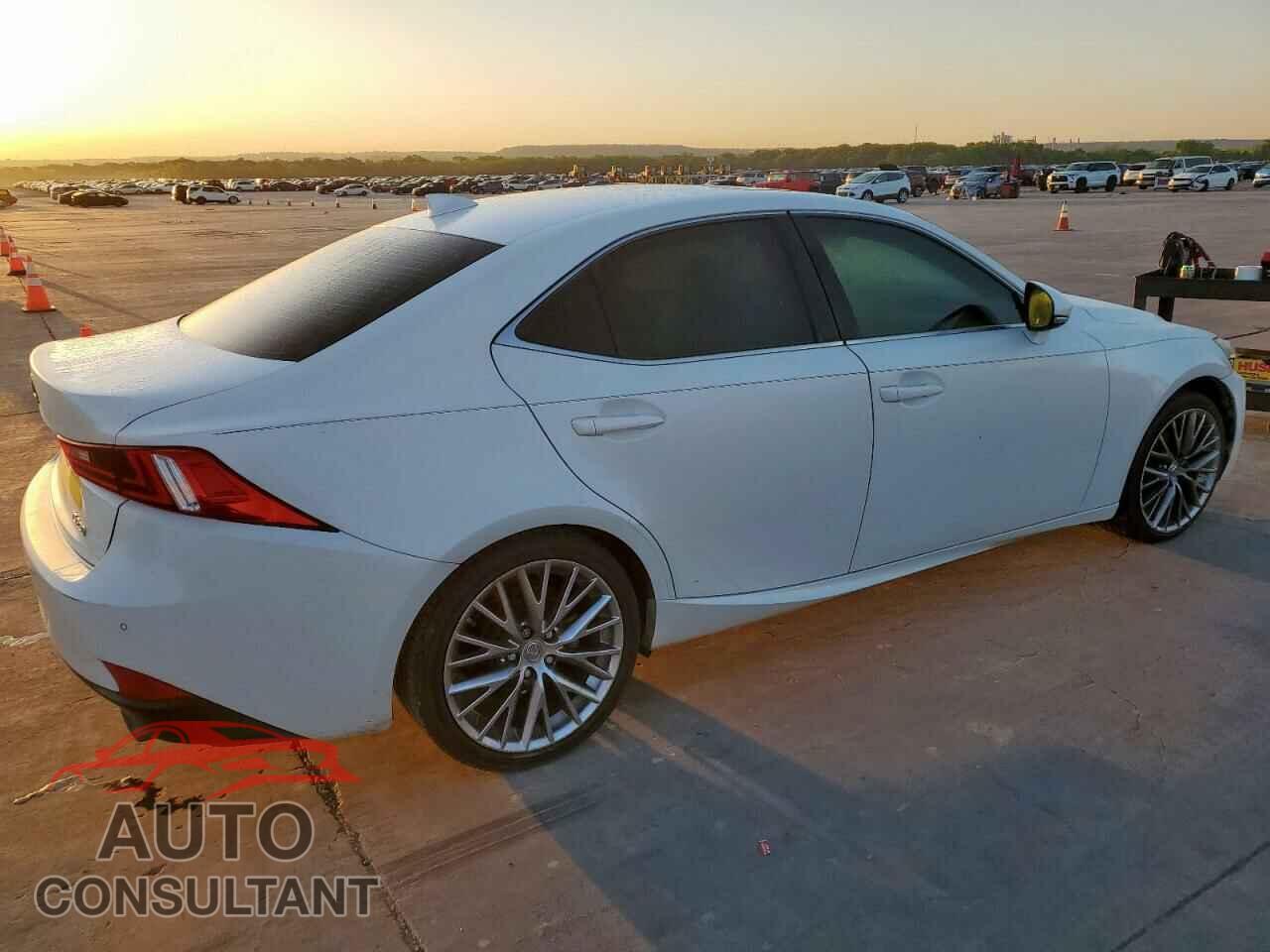 LEXUS IS 2015 - JTHBF1D28F5052849