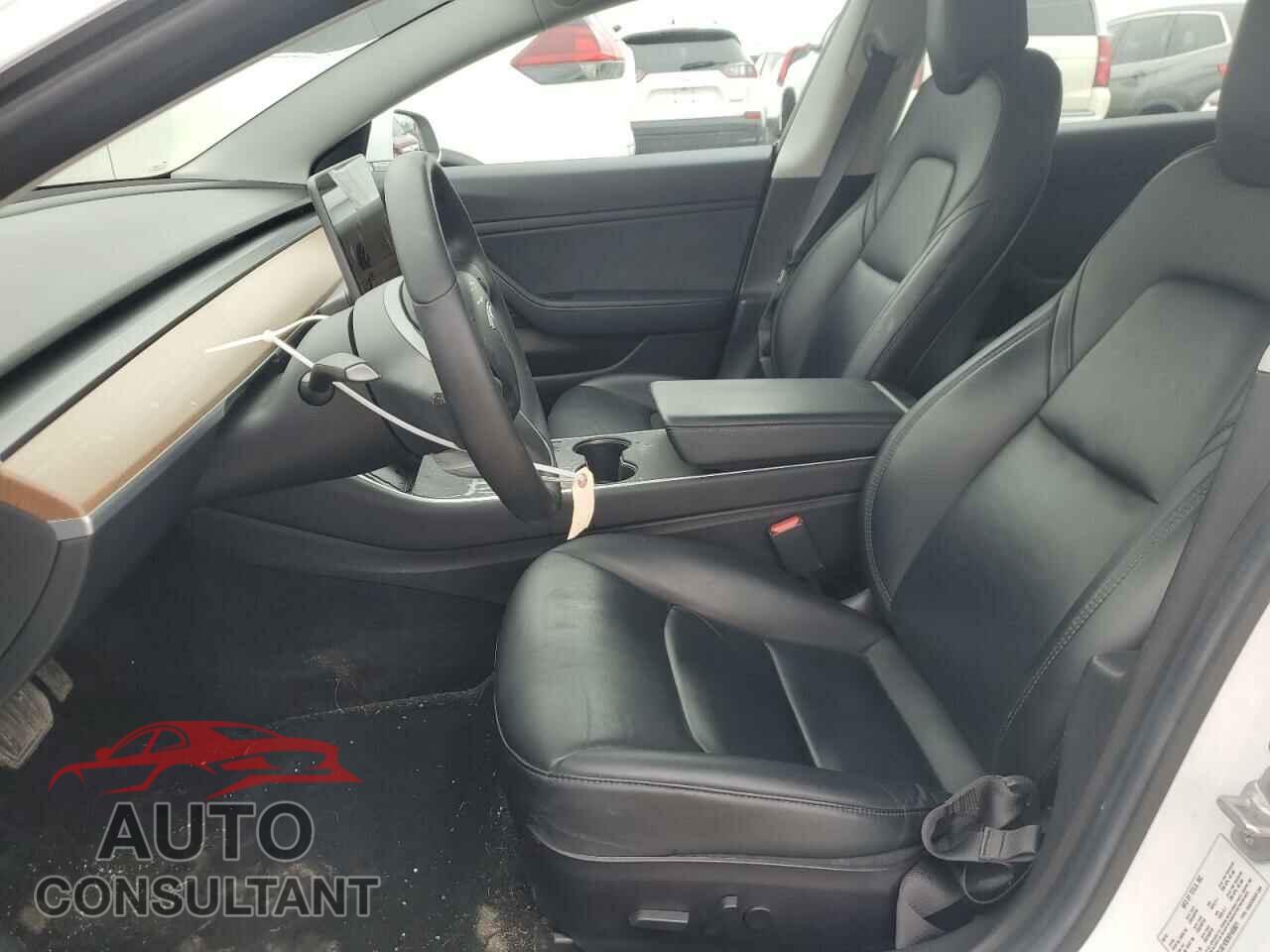 TESLA MODEL 3 2019 - 5YJ3E1EB2KF493621