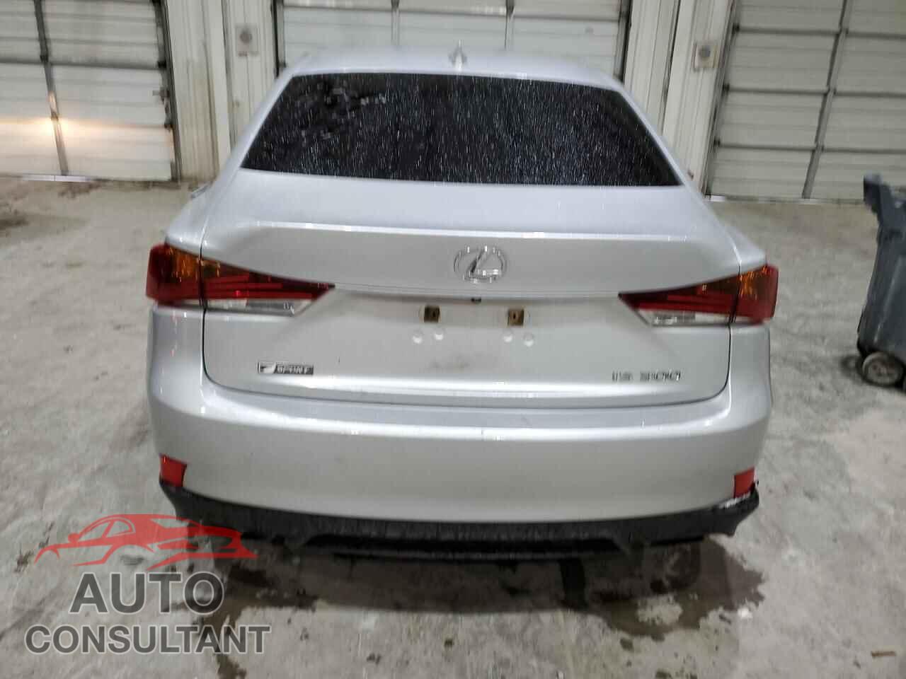 LEXUS IS 2018 - JTHBA1D24J5072152