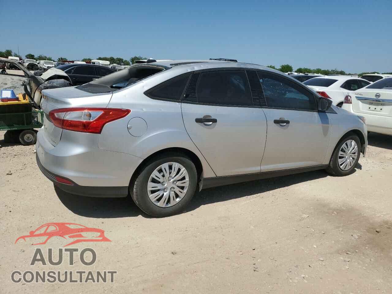 FORD FOCUS 2013 - 1FADP3E24DL351738