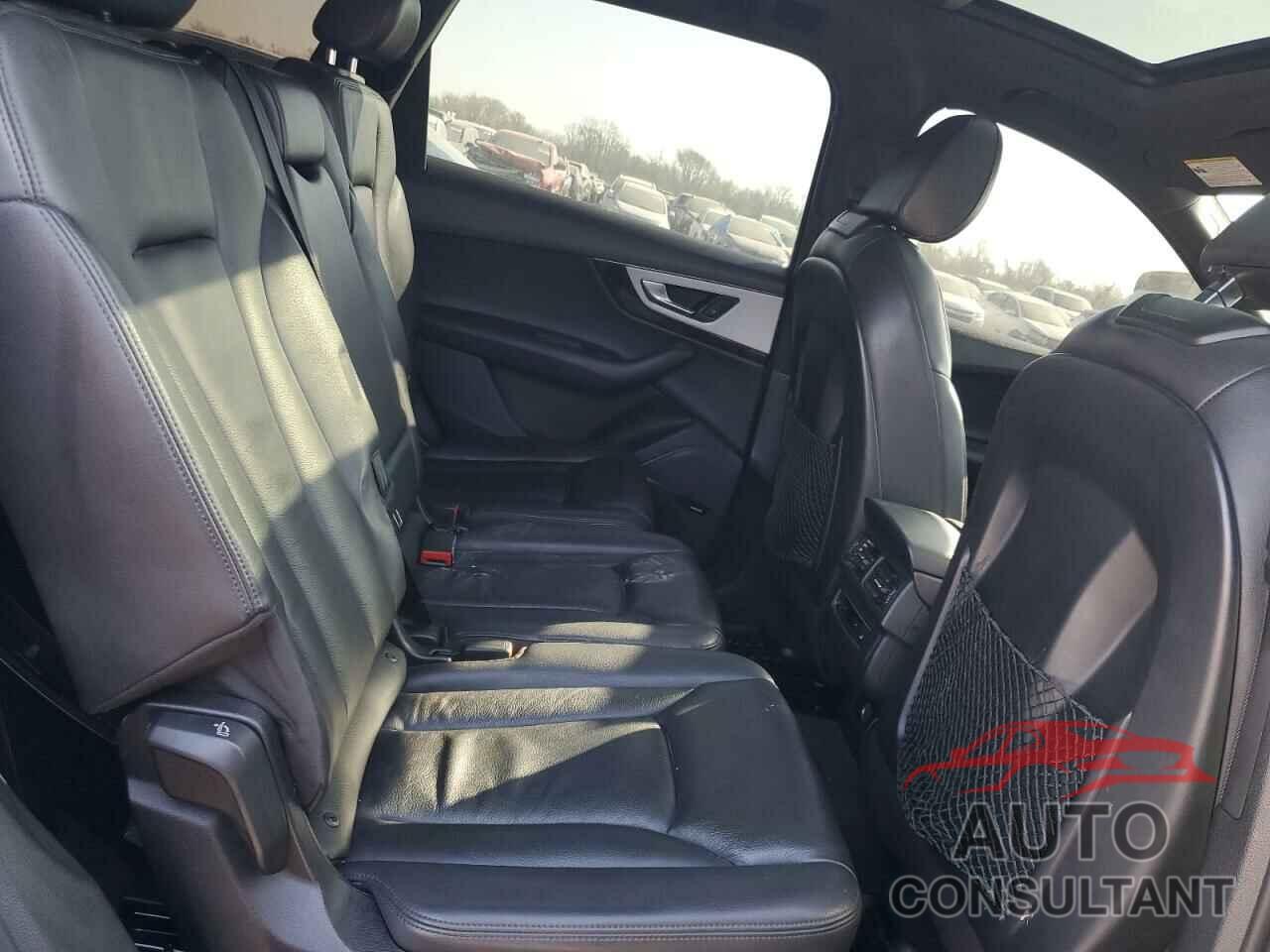 AUDI Q7 2018 - WA1LHAF74JD035614