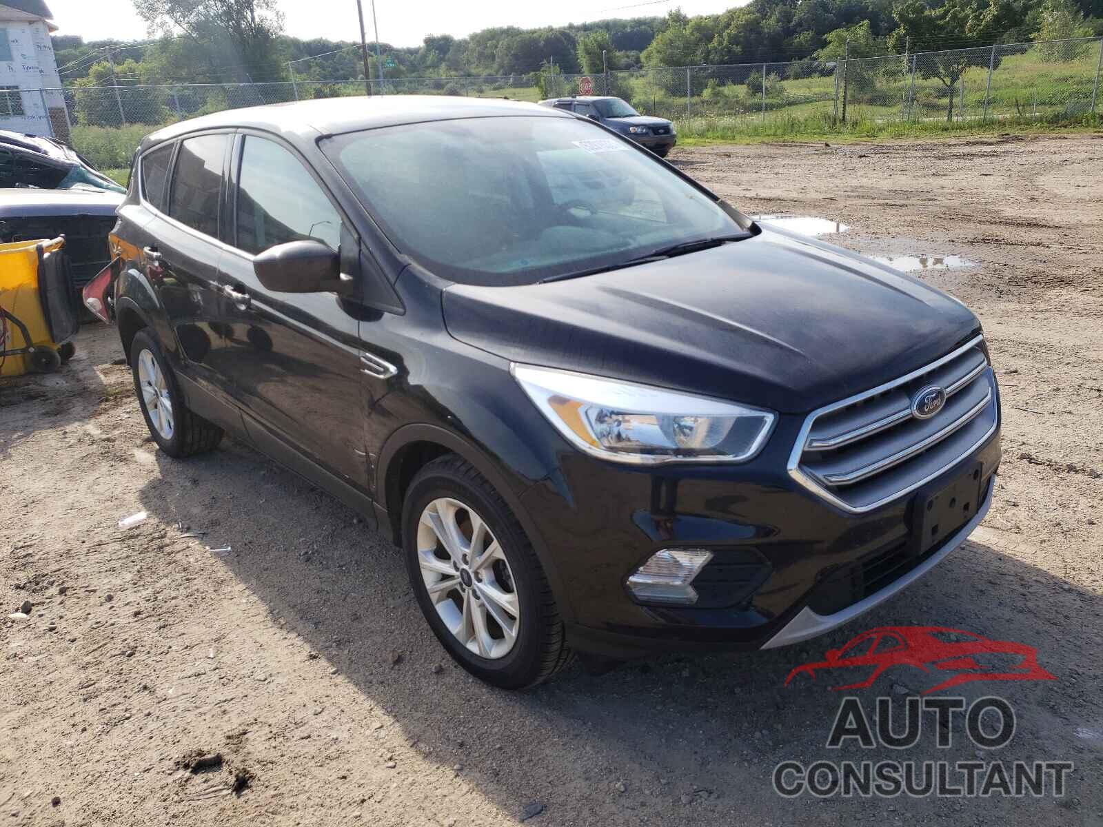 FORD ESCAPE 2017 - 1FMCU0GD7HUC50457
