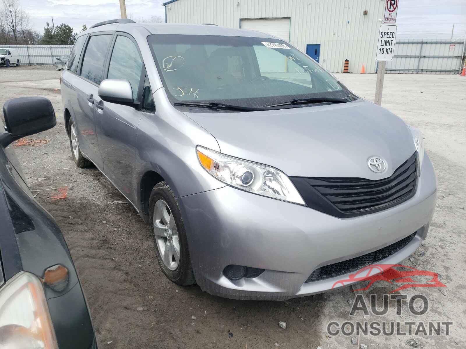 TOYOTA SIENNA 2017 - 5TDZZ3DC4HS822943