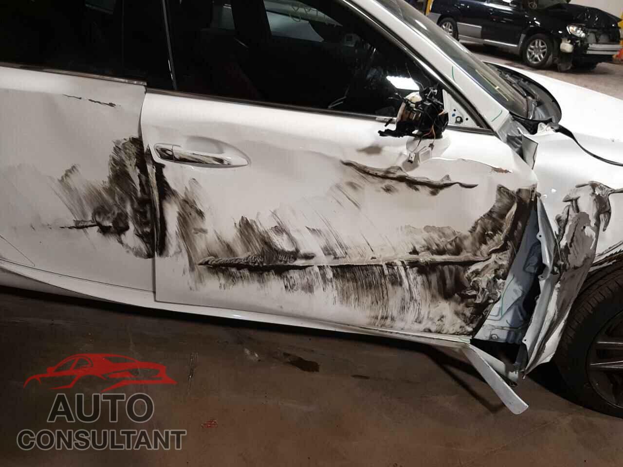 LEXUS IS 2019 - JTHBA1D22K5096919