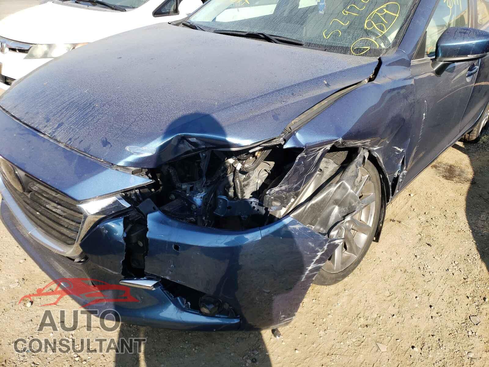 MAZDA 3 2018 - 3MZBN1M31JM267079