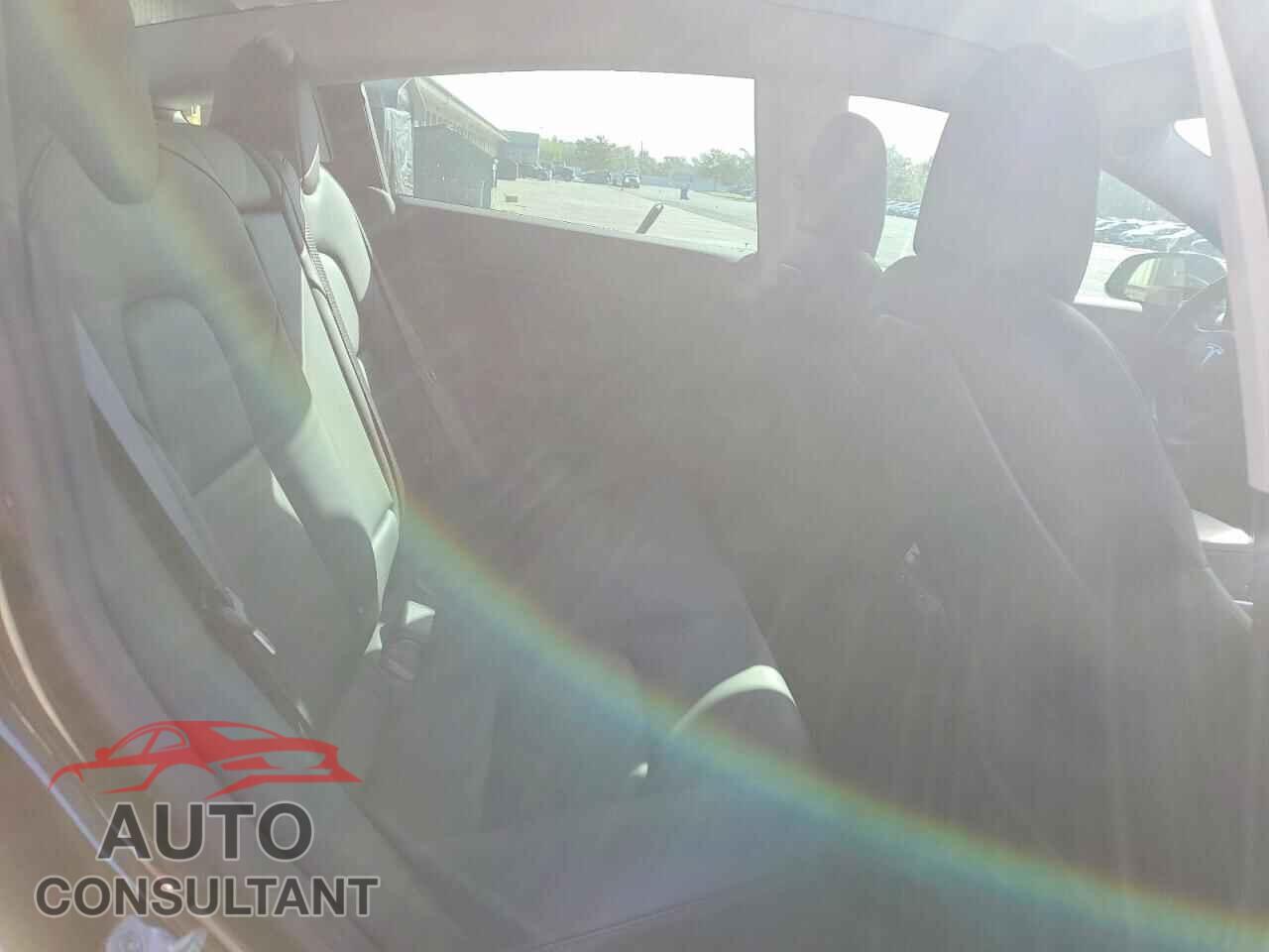 TESLA MODEL 3 2018 - 5YJ3E1EA5JF060171
