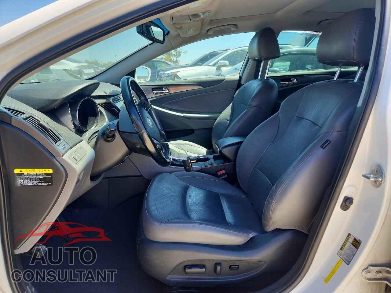 HYUNDAI SONATA 2013 - KMHEC4A48DA064966