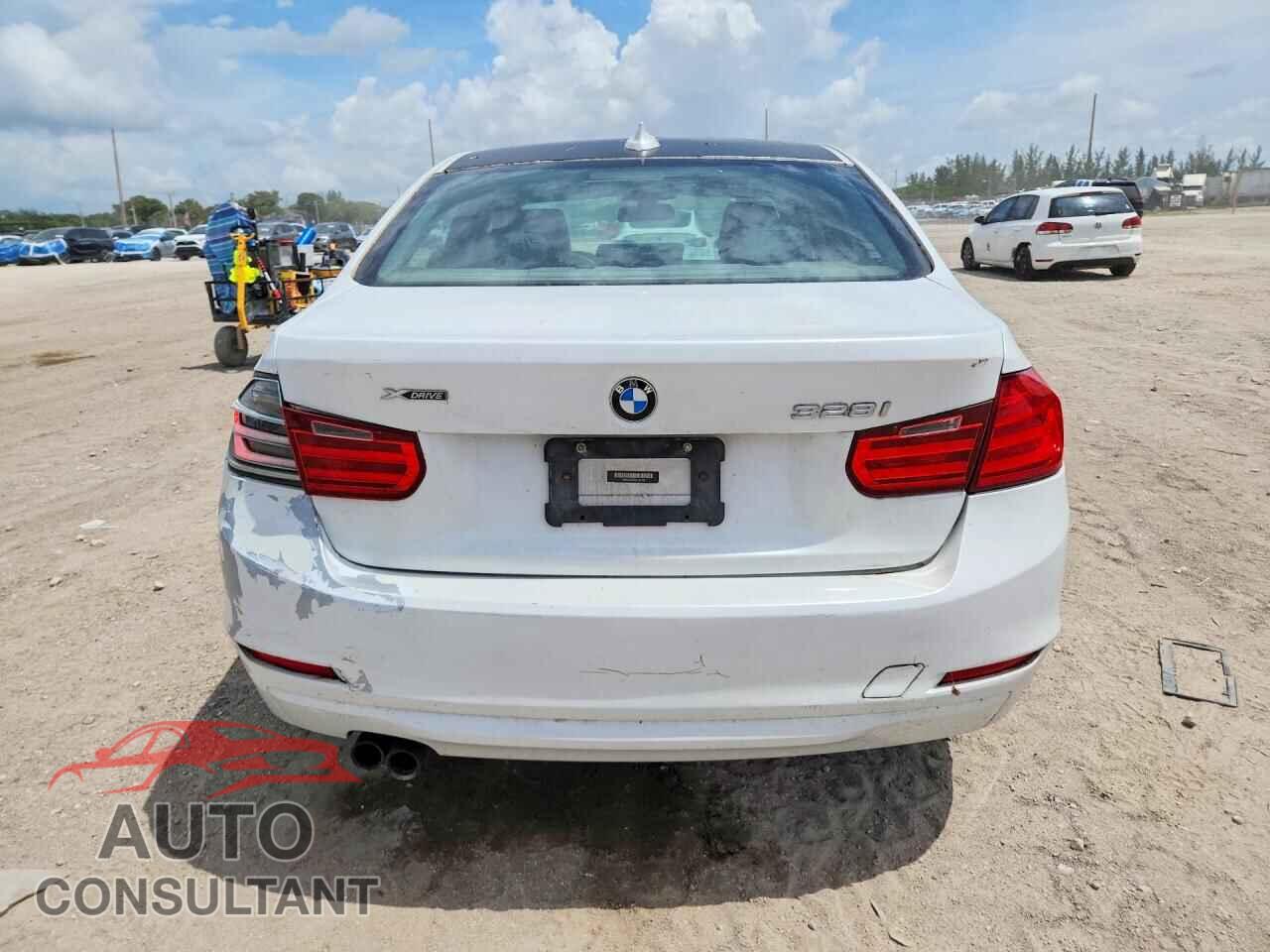 BMW 3 SERIES 2013 - WBA3B3C56DF535169