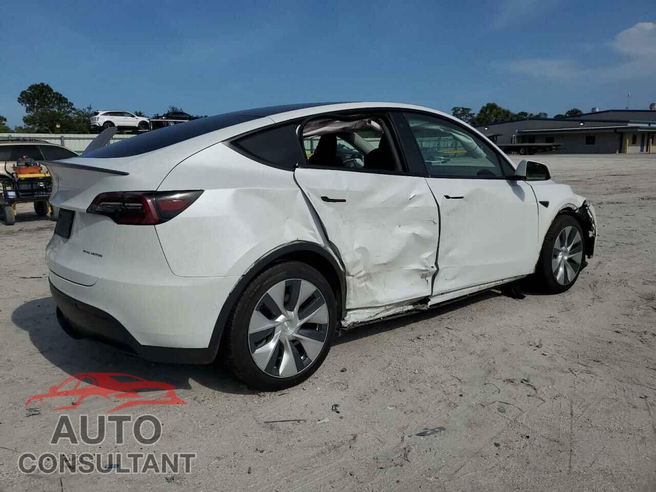 TESLA MODEL Y 2021 - 5YJYGDEE8MF142033