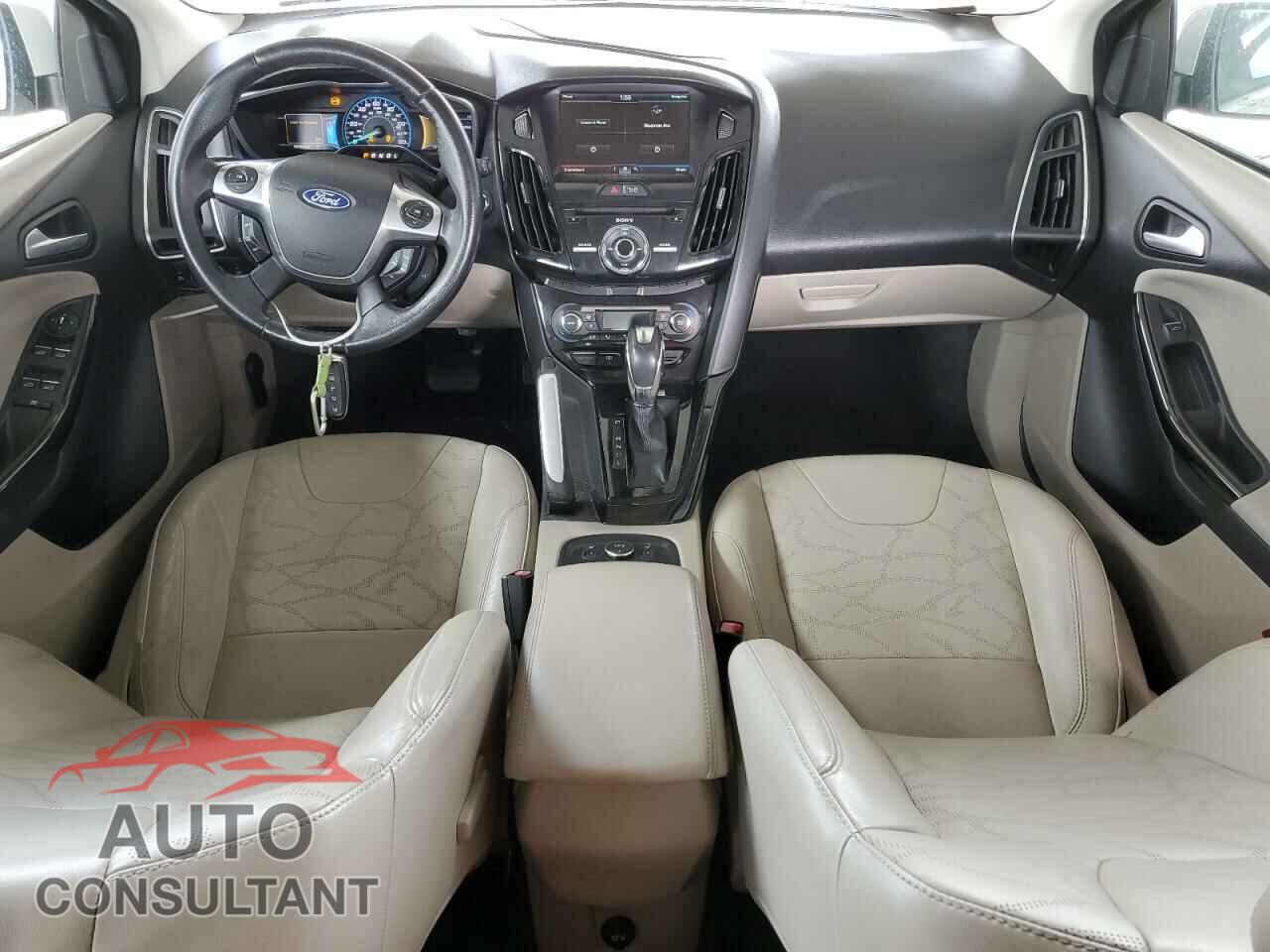 FORD FOCUS 2012 - 1FAHP3R49CL458375