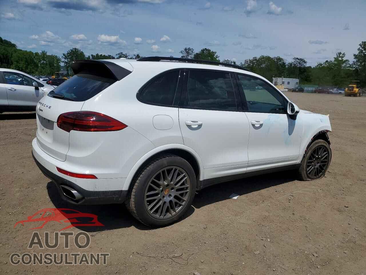 PORSCHE CAYENNE 2017 - WP1AA2A29HKA82659