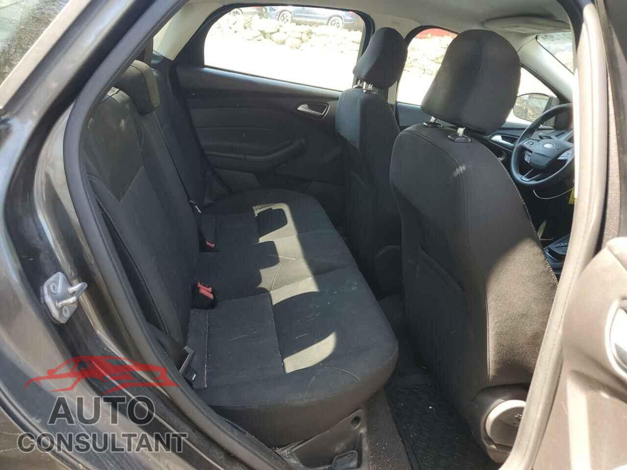 FORD FOCUS 2015 - 1FADP3F27FL376084