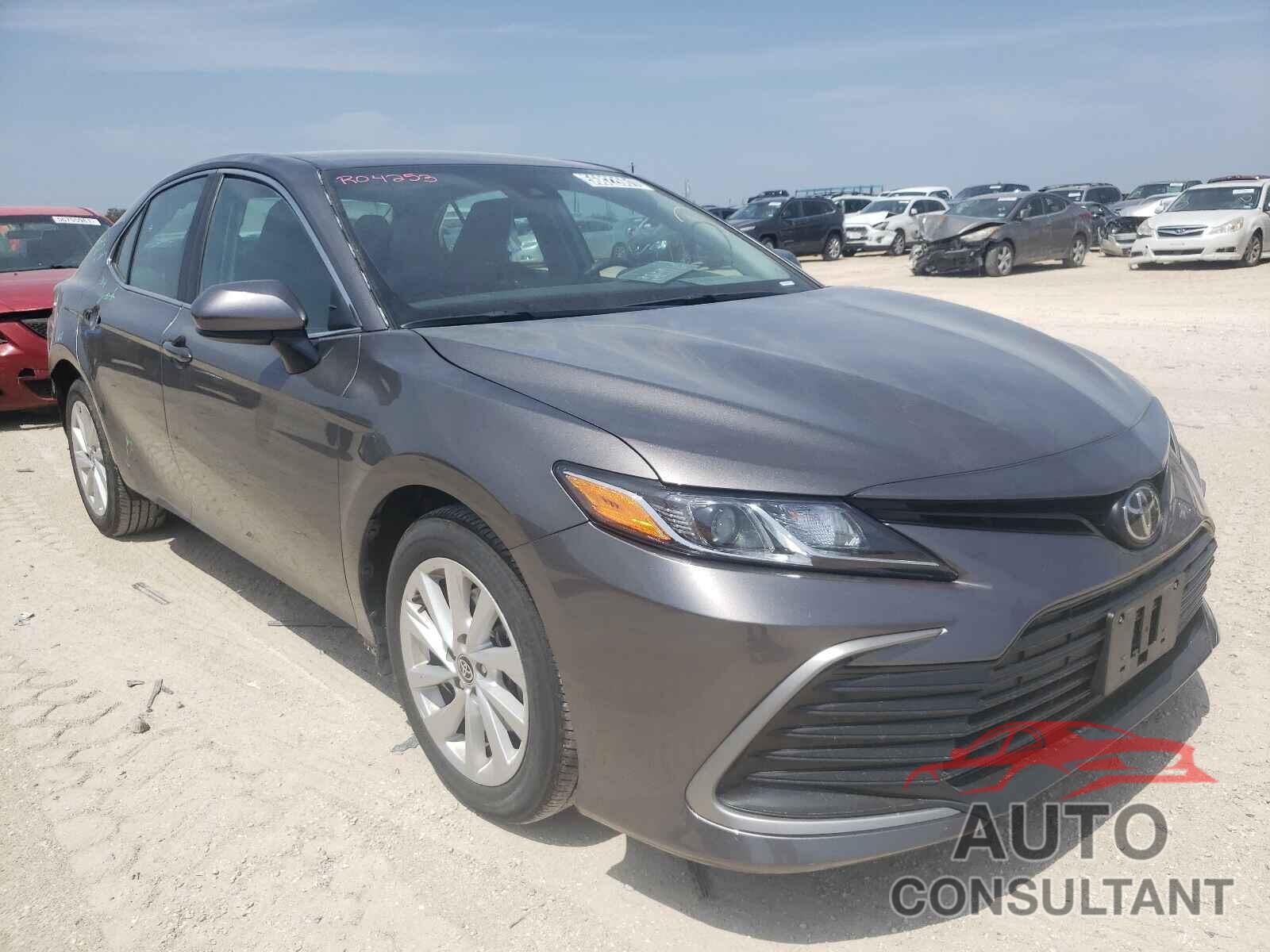 TOYOTA CAMRY 2021 - 4T1C11AKXMU526324