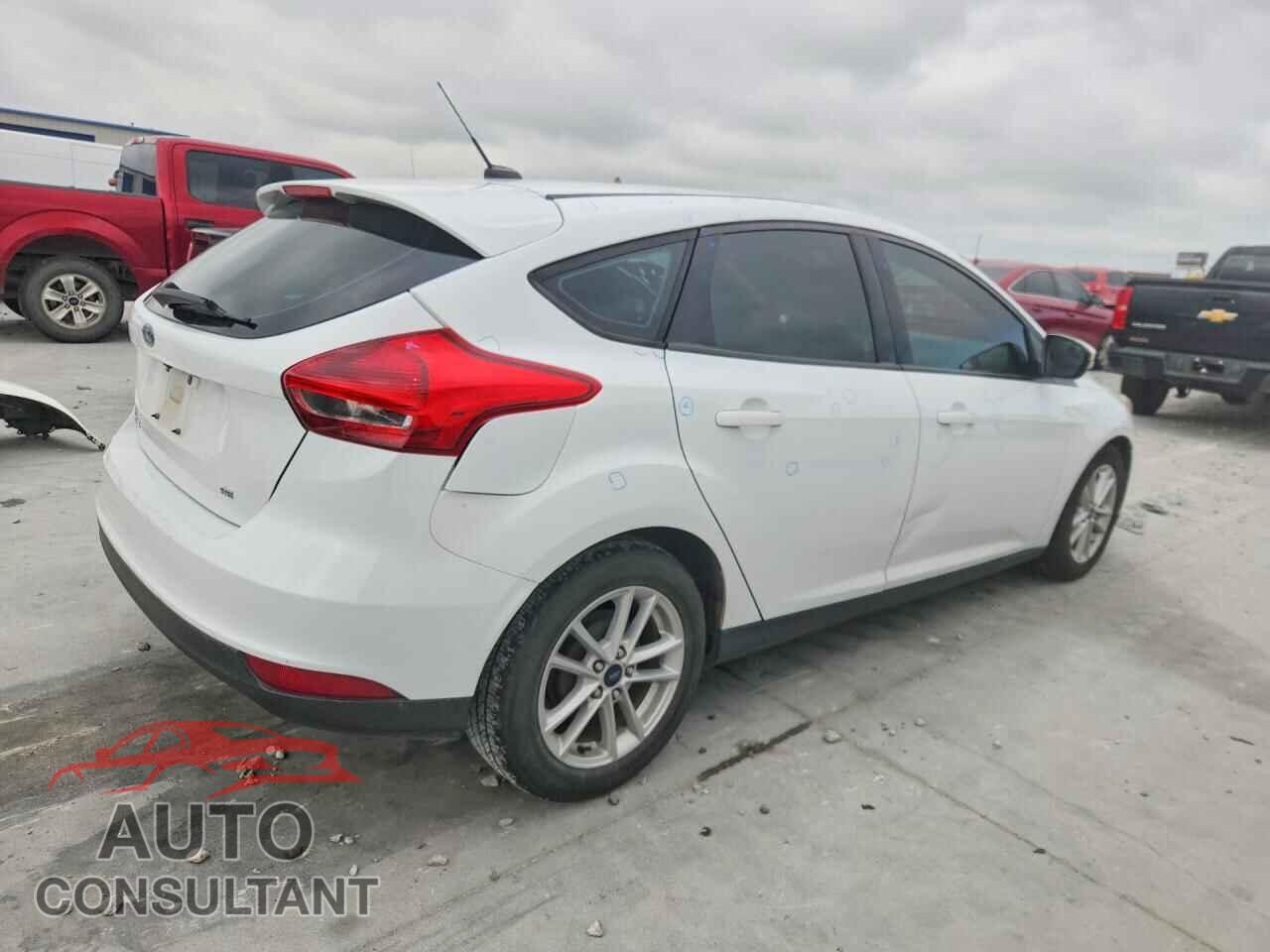 FORD FOCUS 2017 - 1FADP3K22HL231463