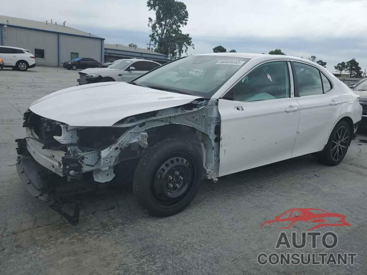 TOYOTA CAMRY 2021 - 4T1G11AK0MU555171