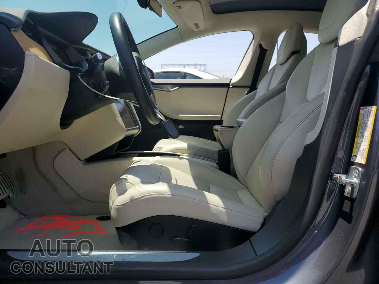 TESLA MODEL S 2019 - 5YJSA1E48KF330920