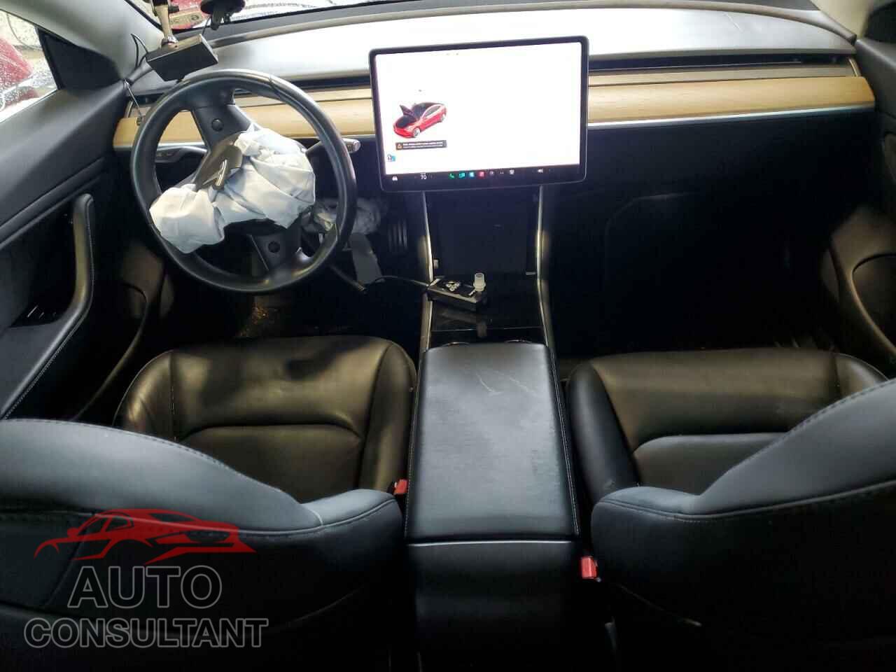 TESLA MODEL 3 2018 - 5YJ3E1EB7JF181017