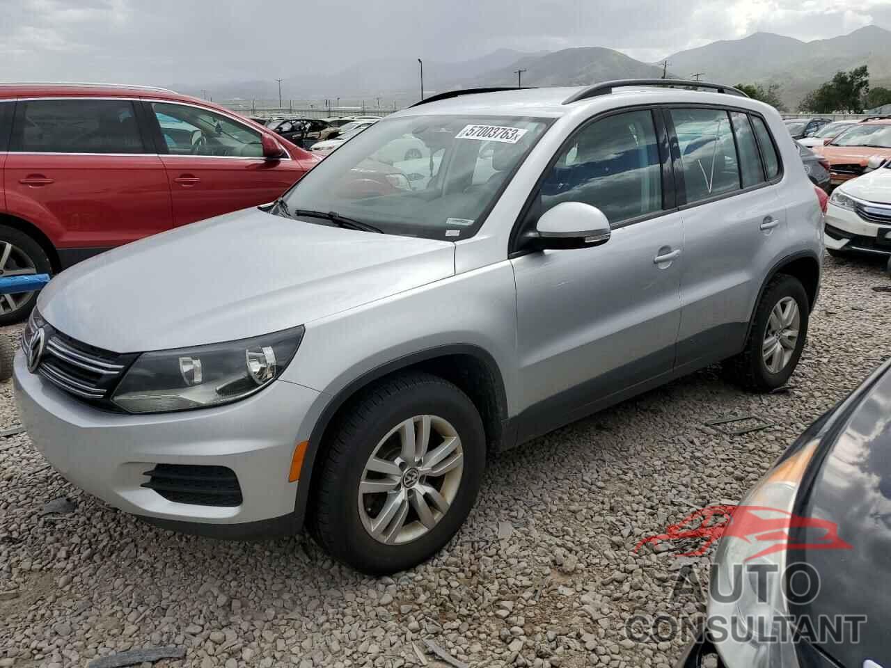 VOLKSWAGEN TIGUAN 2017 - WVGBV7AX9HK016708