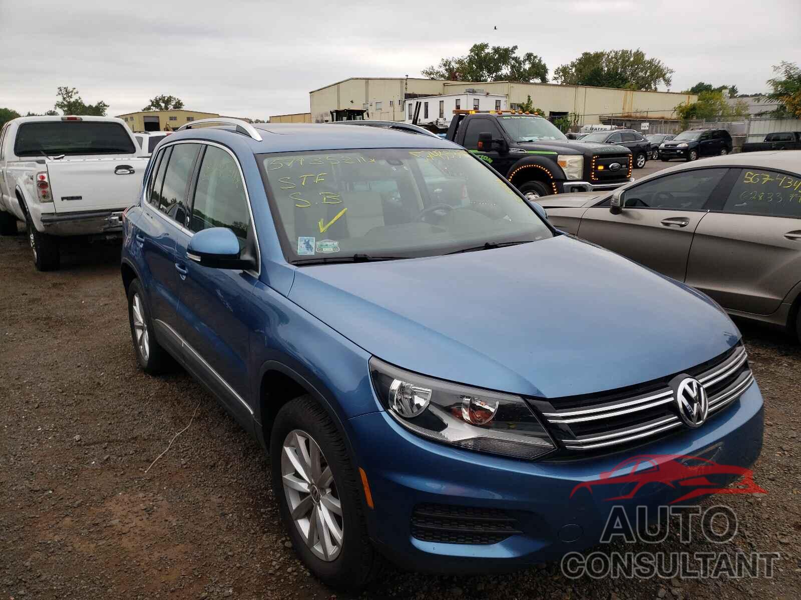 VOLKSWAGEN TIGUAN 2017 - WVGSV7AX1HK003774