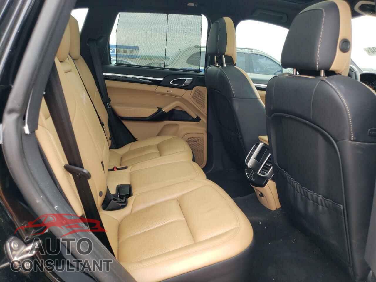 PORSCHE CAYENNE 2016 - WP1AA2A22GLA03048