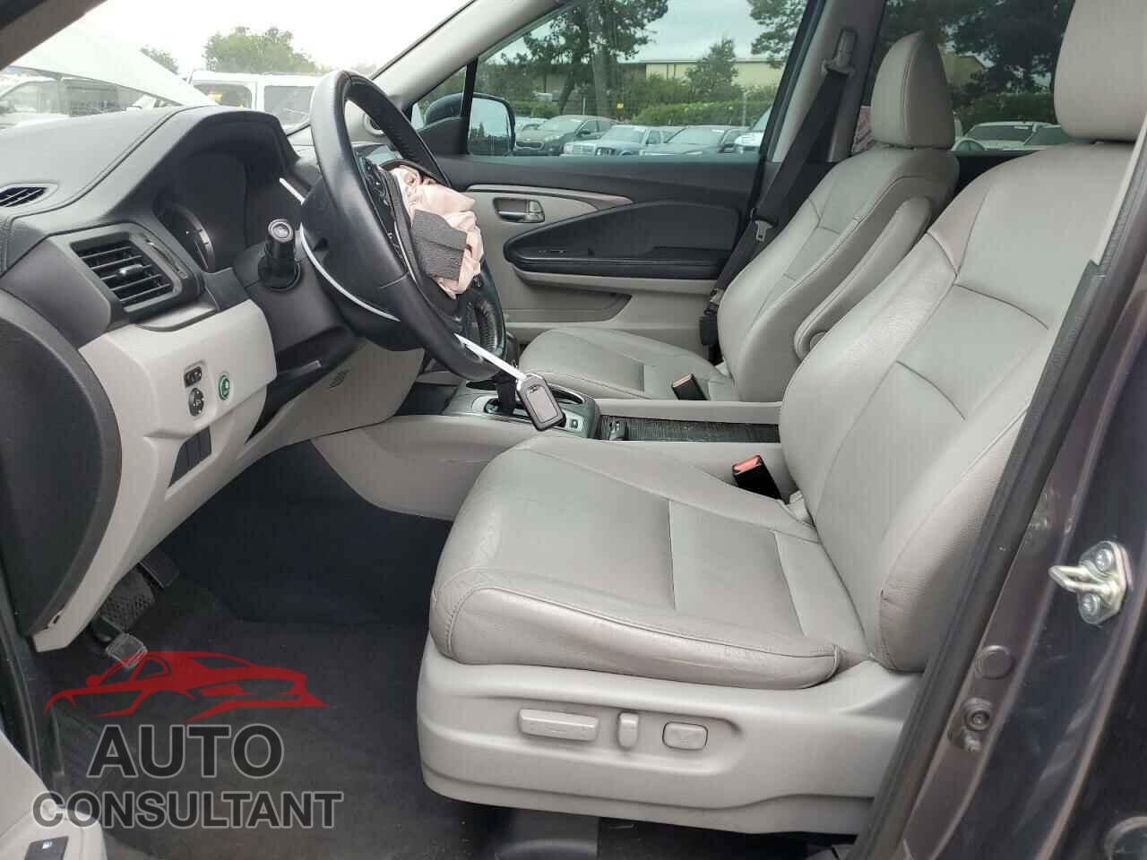 HONDA PILOT 2016 - 5FNYF5H74GB029500